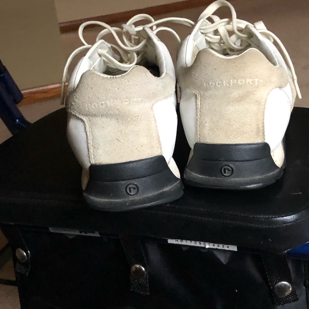 Men’s shoes size 11-11.5